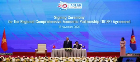 L’Occidente assiste al più grande patto commerciale del mondo